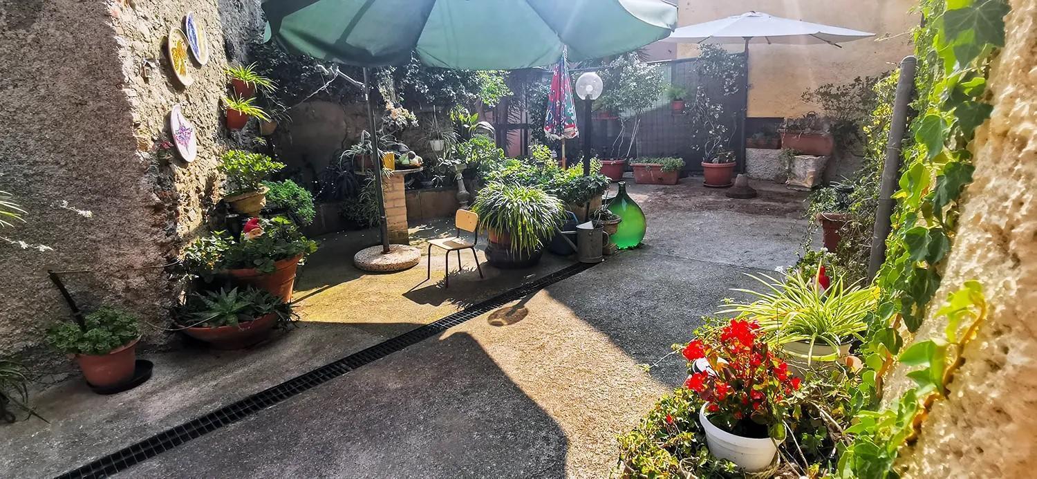 La corte di Quiliano Esterno foto