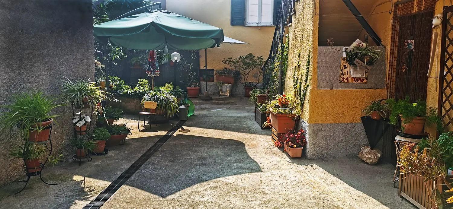 La corte di Quiliano Esterno foto