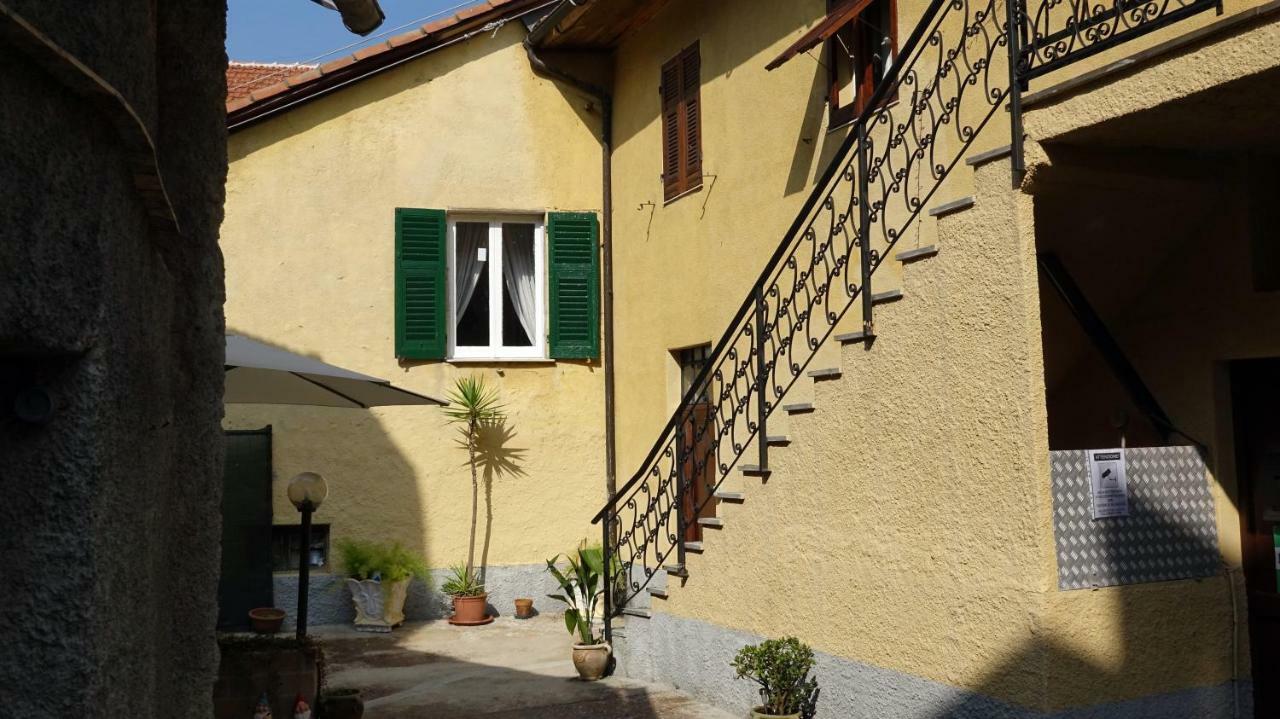 La corte di Quiliano Esterno foto
